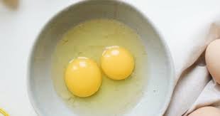 Turunkan tekanan darah tinggi dengan putih telur dalam satu butir telur 53 gr mengandung putih telur yang lebih tinggi dengan presentase 65,64 persen, 23,61 persen kuning telur dan 10,75 persen cangkang telur. Manfaat Mengonsumsi Putih Telur Untuk Ibu Hamil Popmama Com