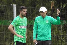 A esta hora, la idea en atlético nacional es que alejandro restrepo quede como director técnico en reemplazo de alexandre guimarães, informó el periodista de caracol radio y win sports a través de un mensaje en su cuenta en twitter. Hoy El D T E Alejandro Restrepo Nacional Es Pasion Facebook