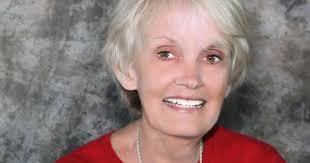 Ellen Berry's Instagram, Twitter & Facebook