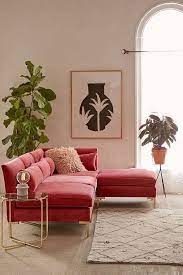 Matching The New 2018 Deco Trend The Pink Sofa Works Wonders In A Tropical Interior In A 70 Room Kleine Wohnung Wohnzimmer Wohnzimmer Design Rosa Wohnzimmer