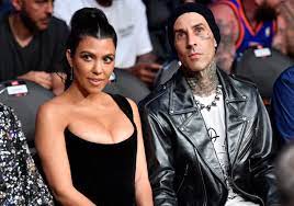 Jul 30, 2021 · kourtney kardashian channels her inner vampire with diamond fangs: Kourtney Kardashian Revealed A Dramatic Lob After Her Travis Barker Haircut Glamour