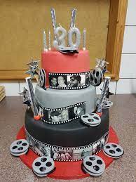 Jeweils ein überraschungsfilm mit dazu passendem kuchen. Film Torte Movie 30 Geburtstag Star Torte Film Torte 30 Geburtstag Geburtstag Torte Geburtstagstorte