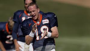 Fraternal twins marshall williams and mosley thompson ! Denver Broncos Qb Peyton Manning Flashes Dance Moves Plays With His Kids At Practice
