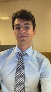 Do we like the shirt & tie? 🏳️‍🌈 happy weekend!