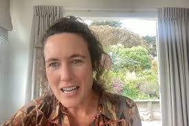 In between all my secret meetings (lol), I received this from Linda Kimpton 