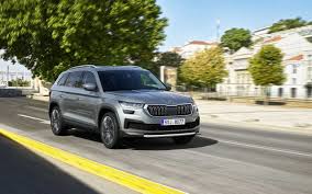 In this video you can see the changes compared to the previous model. Comparison Skoda Kodiaq 2021 Vs Mitsubishi Outlander Sel 2022 Suv Drive