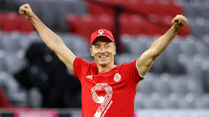 Player ratings as die roten celebrate title win in style. Fc Bayern News Robert Lewandowski Jagt Torrekord Von Gerd Muller Fussball News Sky Sport