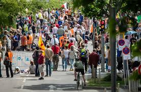 Corona Proteste In Stuttgart Stadt Will Judenstern Nicht Dulden Stuttgart Stuttgarter Zeitung