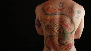 Detail dari gambar 19 tato punggung yakuza powerfull tato lengan yakuza gambar tato gambar tato seniman tato yakuza menjelaskan alasan raj di 2020 tato punggung tato keren tato lengan. Fakta Tentang Tato Di Jepang Yang Perlu Kamu Ketahui Berita Jepang Japanesestation Com