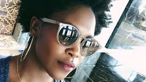 Motshegetsi motsi mabuse (born 11 april 1981) is a south african dancer currently residing in germany. Wow Motsi Mabuse Zeigt Ihren Naturlichen Afro