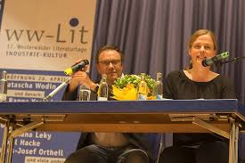 Mariana leky zeigt mit gespür für die komik des tragischen eine junge frau im heiklen übergang diese termine sind ohne gewähr und können sich jederzeit ändern. Wunderbare Lesung Mit Mariana Leky In Linz Im Rahmen Der 17 Westerwalder Literaturtage Nr Kurier De