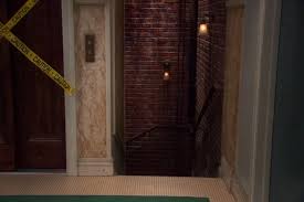 Tread carefully when you talk to your queen. English To Indonesian Meaning Of Thumping Indonesian English Dictionary Help