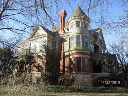 C 1889 Queen Anne Victorian Located At 1505 N Fairview Ave Wichita Ks 67203 Old House Dreams Victorian Homes Queen Anne