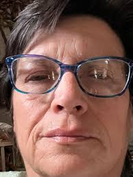 Reunited Saints fans share heartwarming moment at game