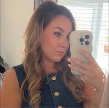 I'm looking for some recommendations for hen party house rentals, to fit  around 15 of us ? Thank you ☺️