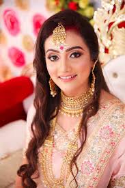 Sharmi S Bridal Art Top Notch Bridal Makeup Artist In Kolkata The bengali bridal look stands out for its traditional yet simplistic charm which hasn't changed much in the keeping the makeup natural and minimal, she let her traditional jewellery do all the talking. top notch bridal makeup artist in kolkata