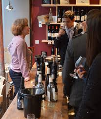 Les Degustations C Est Aussi L Occasion De Partager Vos Impressions Sur Les Vins Et De Profiter Des Explications De Marie Do Troisfoisvi Degustation Vin Vins
