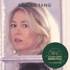🌿SIMONE TANG🌿 Simone Tang er måske bedst kendt som guitarist for Ida  Laurberg og bassist for Ki!, men på det netop udkomne debutalbum 'Things I  Remember' står hun på egne ben. Simone
