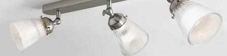 Each light head is adjustable, user can position and direct to the areas you desired to maximize the light output. Spotlight Spotbars Lighting Styles