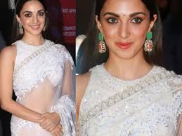 Kiara Advani Is Making Heads Turn In An All-White Saree As She Attends An  Award Ceremony
