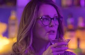 Gloria Bell' Film Review: Julianne Moore Shines Quietly in Remake of  Chilean Drama