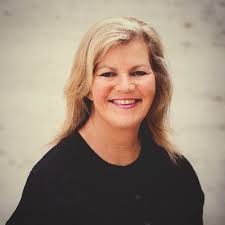 As a brand born in Southern California, our hearts are with everyone  affected by the devastating fires across Los Angeles.