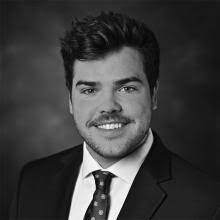 Sara Batt's Instagram, Twitter & Facebook