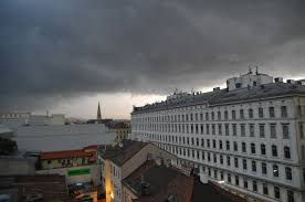 Unwetterwarnungen für wien in den nächsten 24 stunden ▶ entwicklung der wetterlage gewitterrisiko regenradar. Am 12 6 Kam Nach Der Hitze Ein Unwetter Uber Wien Auf Aida Urls Page