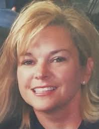 Dee Willis's Instagram, Twitter & Facebook