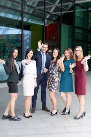 We hope you will be inspired to further your career with us. Acht Wochen Deutsche Bank Careers Facebook