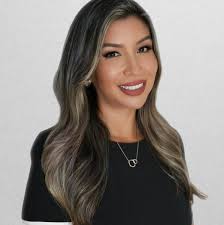 Rosa Calderon's Instagram, Twitter & Facebook