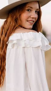 Cowgirl Glam meets Wild West Vibes 🤠💄, Fotos und Rancher Hat by  @andrearufener , Model @vvii_en , Styling @makeupbyalyssiaolivia , Soft  Waves, und ein Touch of Western-Chic