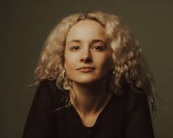 FM Premiere: JENNY PLANT Stuns With Single COMING HOME