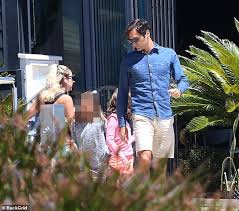 Miroslava mirka federer is a former swiss tennis player and the wife of world's top ranked tennis player, roger federer. Roger Federer Cuts A Casual Figure As He Enjoys A Meal With His Wife And Children In Perth Daily Mail Online