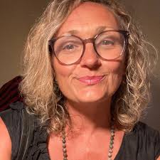 Please join us in congratulating our Creative Director, Janessa Barrios,  and our Director of Global Marketing Communications, Katherine Kummer, for  being named to this year's DSN 40 Under 40 🤩 We are