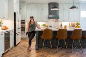 From Cookie Cutter To Fresh And Comfortable See How Mina Transformed Her Rock The Block House To Reflect Her Unique Personal St Hgtv Kitchens Victoria House Mina Starsiak