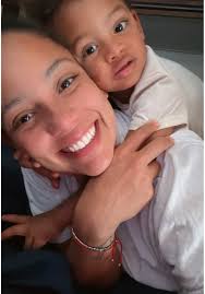 Larissa Glover (@larissaglover)