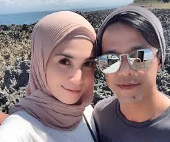 Izreen azminda kritik lakonan teater amar baharin. Gambar Sekitar Gambar Honeymoon Izreen Azminda Ude Di Bali Media Hiburan
