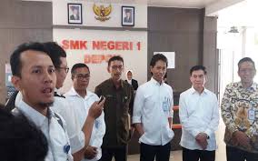 Smk negeri 1 depok adalah sebuah sekolah menengah kejuruan (smk) negeri pertama di kota depok yang menggabungkan antara beberapa kelompok kejuruan. Unbk Di Smk Negeri 1 Depok Sempat Diwarnai Listrik Padam Okezone News