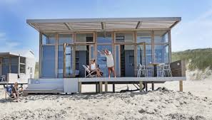 Luxe Strandhuisje Op Het Strand Van Cadzand Bekijk Hier De Foto S Strandhuisjes Strandhuis Vakantie