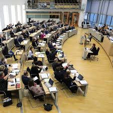 Die wahl zum ministerpräsidenten fällt knapp aus: Sachsen Anhalt Das Erstaunliche Uberleben Der Kenia Koalition Der Spiegel