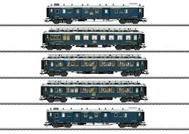 After the services were stopped, orient express became a common name for international intercity the most prominent of these running the orient express in the modern day is the belmond ltd or. Schnellzugwagen Set 1 Simplon Orient Express Marklin