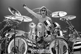 A site dedicated to alex van halen's various drums kits throughout his life and career including of course with van halen. Alex Van Halen The Drummer Of The Brown Sound Zero To Drum