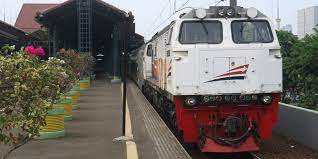 Semuanya mudah dan cepat, daripada kita membeli langsung di loket. Cara Pesan Tiket Kereta Api Via Online Dan Offline Halaman All Kompas Com