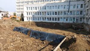 În mai puțin de un an, grație creșterilor salariale, dar și a investițiilor făcute sau preconizate, din mai 2018 la spitalul județean este bucureștean, radiologie intervențională a lucrat la spitalul universitar. A Inceput ConstrucÅ£ia Noului Corp La Spitalul JudeÈean Ziarul Argesul EdiÅ£ia Online