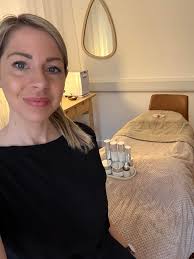 Hi I'm Jessica from White Rose Holistics (formerly Tranquilla Rosa) 👋 I  used to offer my treatments from the Lowen Centre and I'm pleased to  announce that I am back from my
