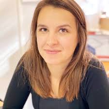 Ravi de partager aujourd'hui le portrait vidéo de l'une de mes anciennes  collègues chez Generali, Émilie Giély.