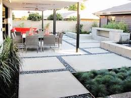 From decorating your patio to getting your lawn in shape to finding the perfect recipe, our summer entertaining guide makes throwing a backyard party easy. Houzz Tour A Labor Of Modern Love In Costa Mesa Modern Patio Orange County By Tara Bussema Large Backyard Landscaping Backyard Patio Patio Design