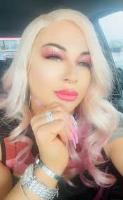 someone gotta tell me where i can get my lashes done & it'll be worth it  😭🙏