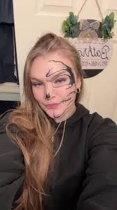 Emily Sullins's Instagram, Twitter & Facebook